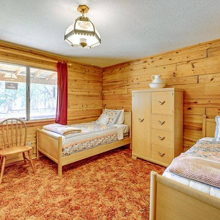 Cozy Family-Friendly Badger Retreat With Fireplace! 외부 사진