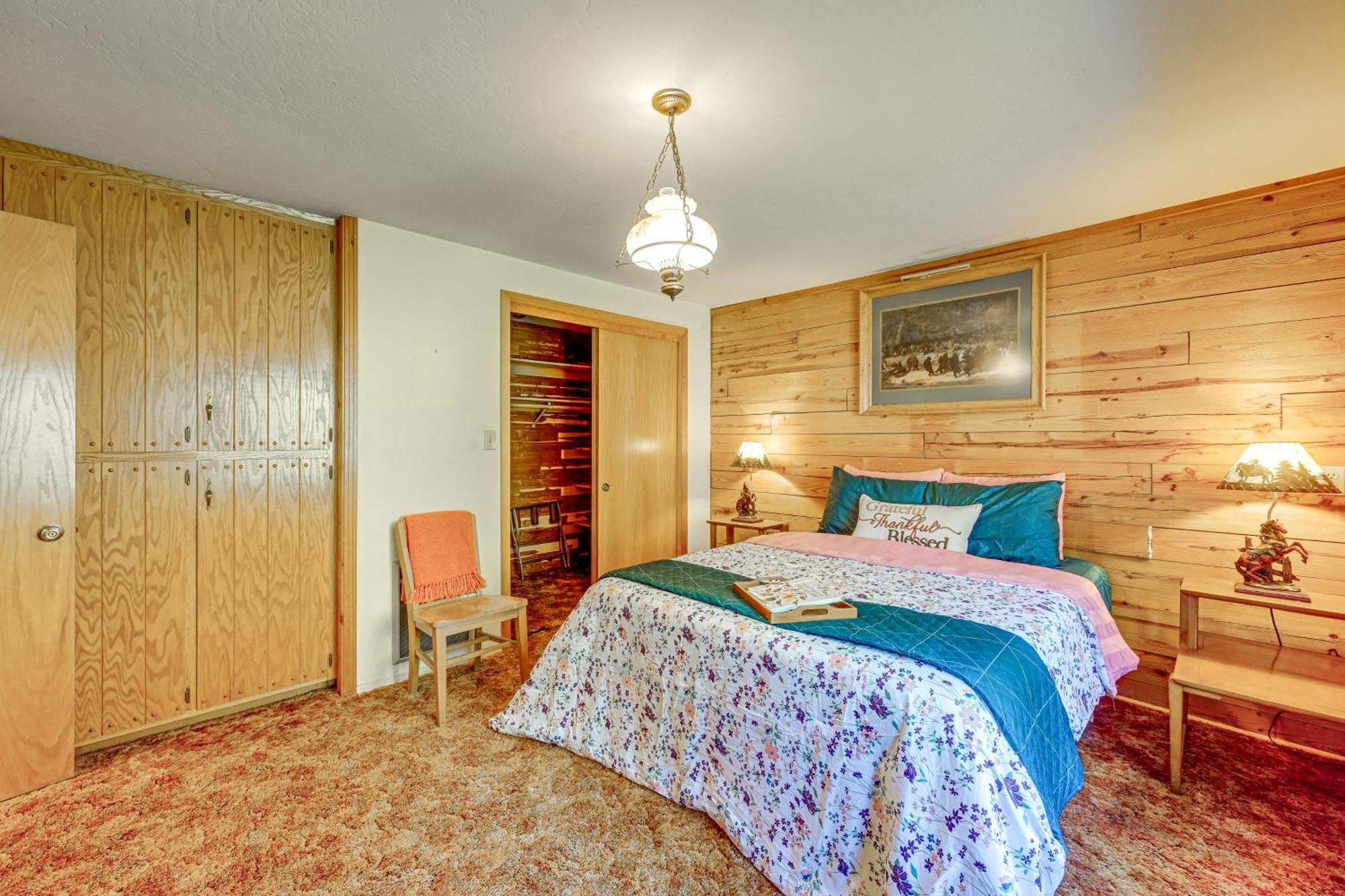 Cozy Family-Friendly Badger Retreat With Fireplace! 외부 사진