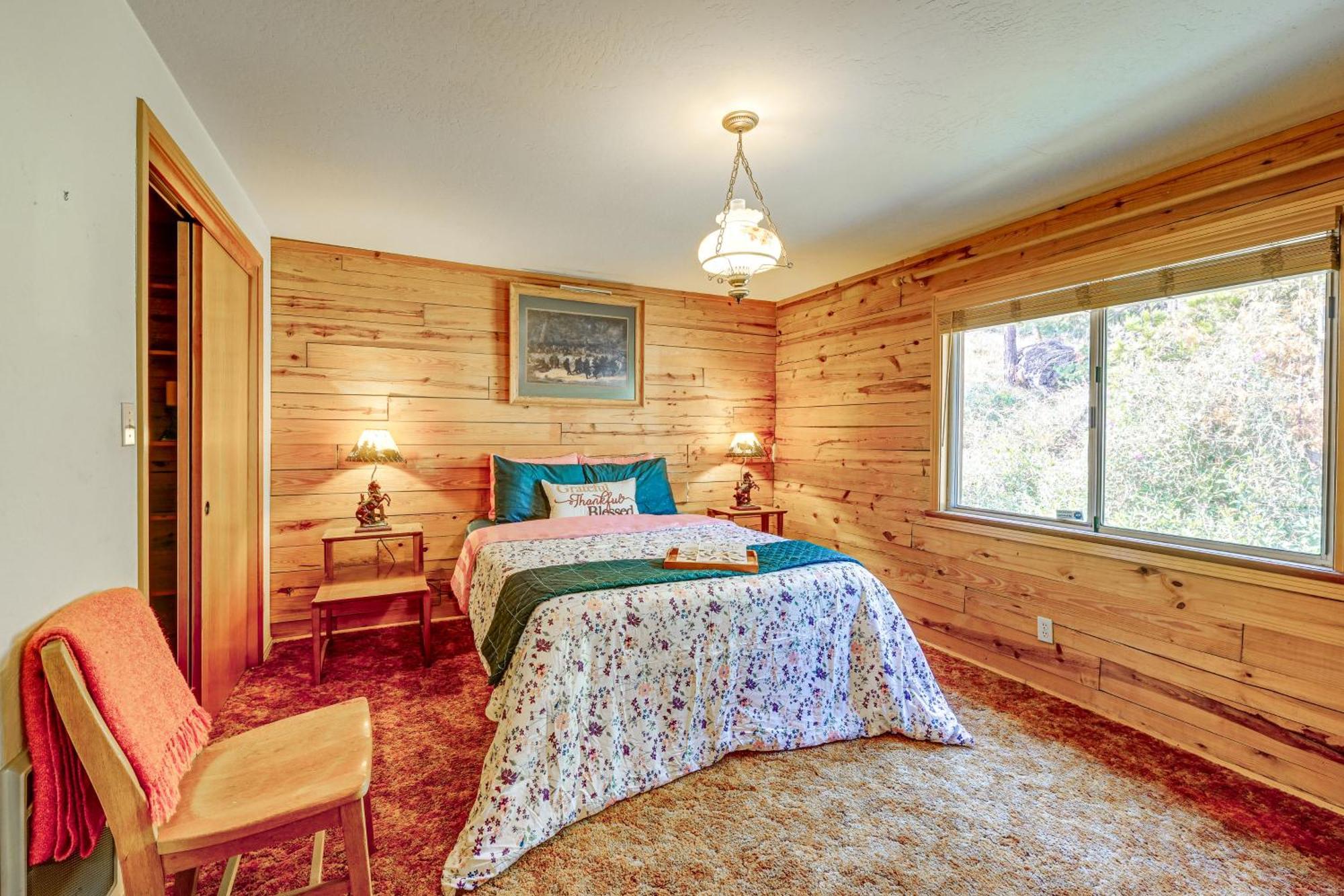 Cozy Family-Friendly Badger Retreat With Fireplace! 외부 사진