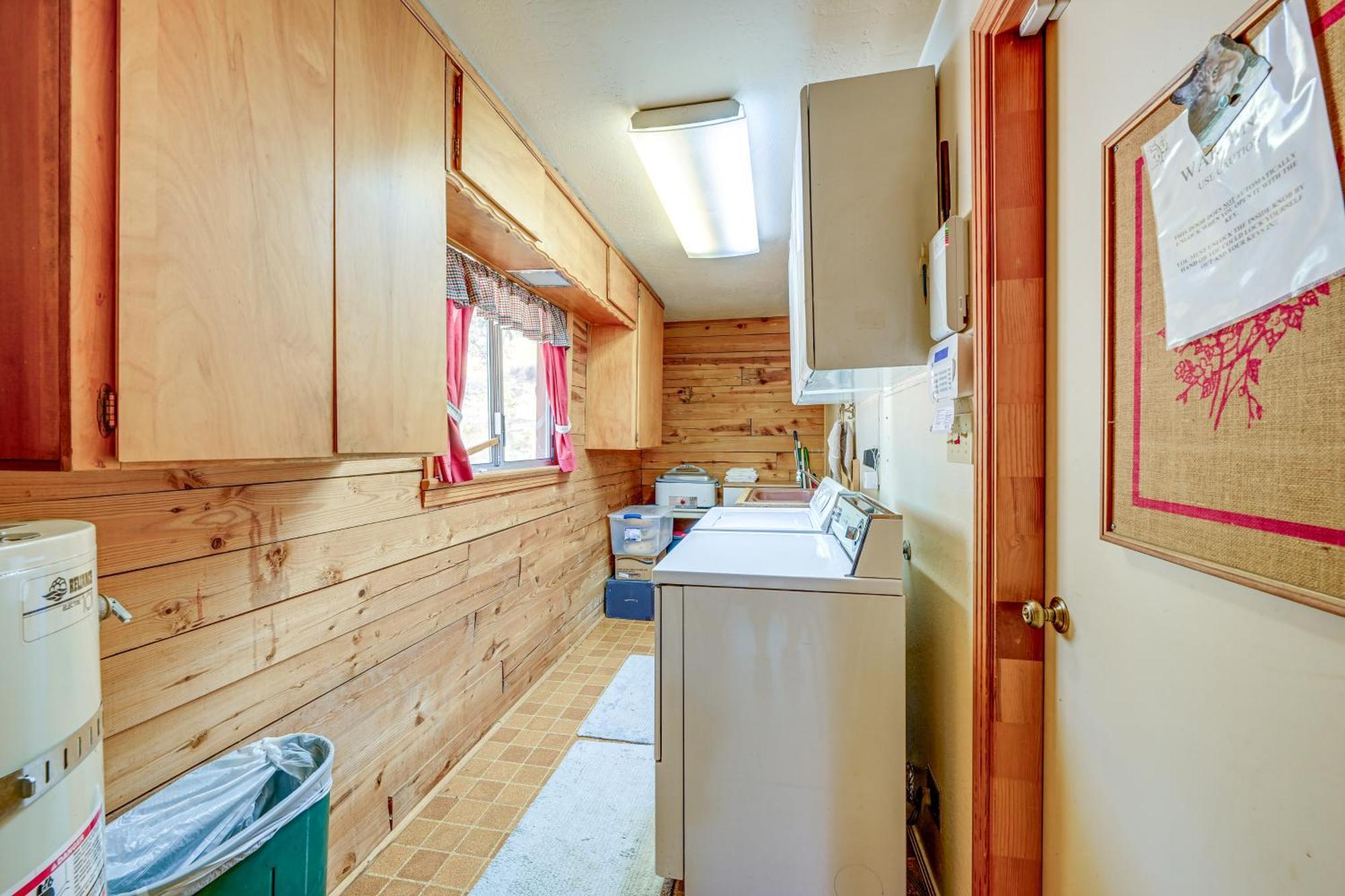Cozy Family-Friendly Badger Retreat With Fireplace! 외부 사진