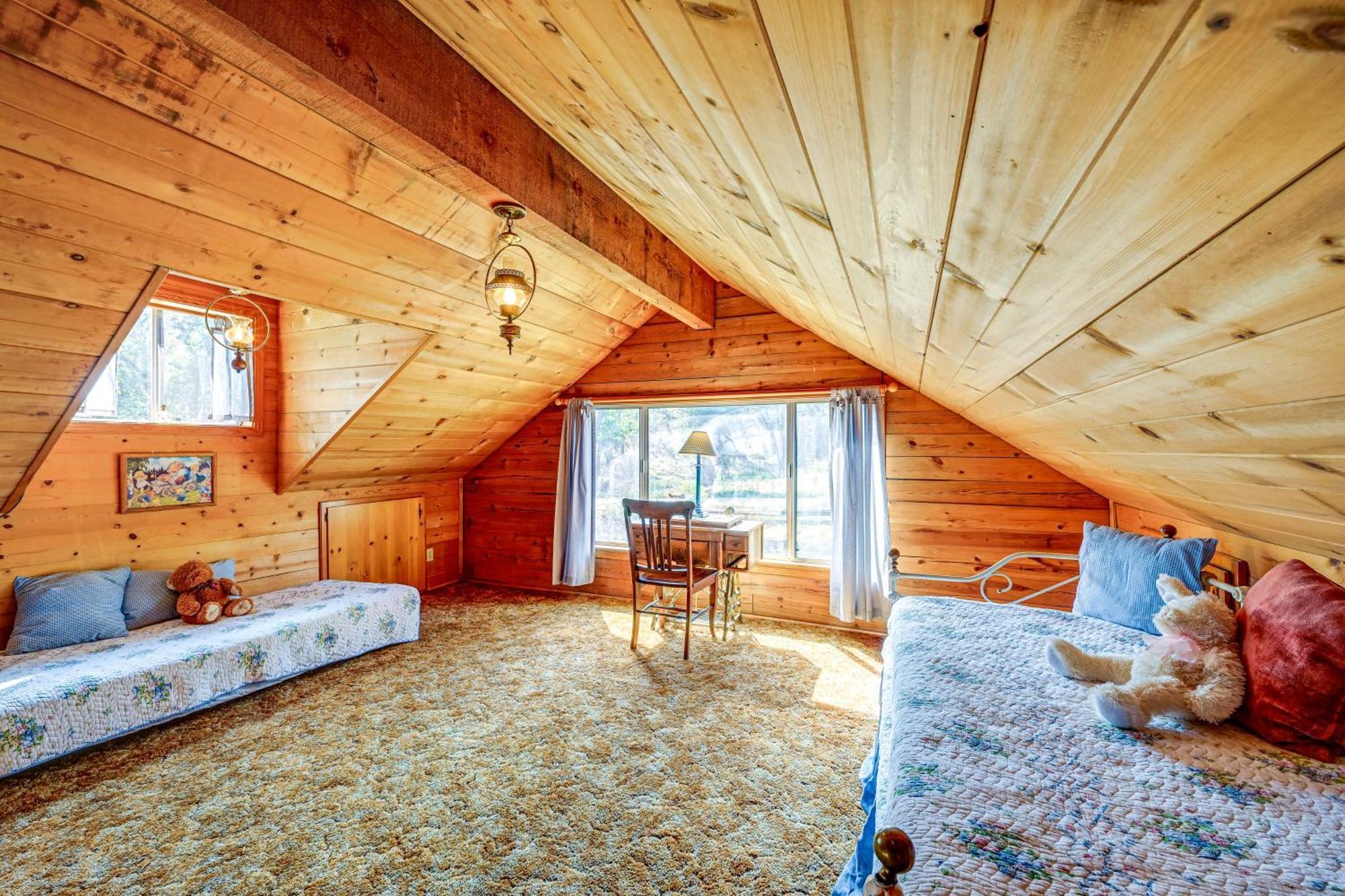 Cozy Family-Friendly Badger Retreat With Fireplace! 외부 사진