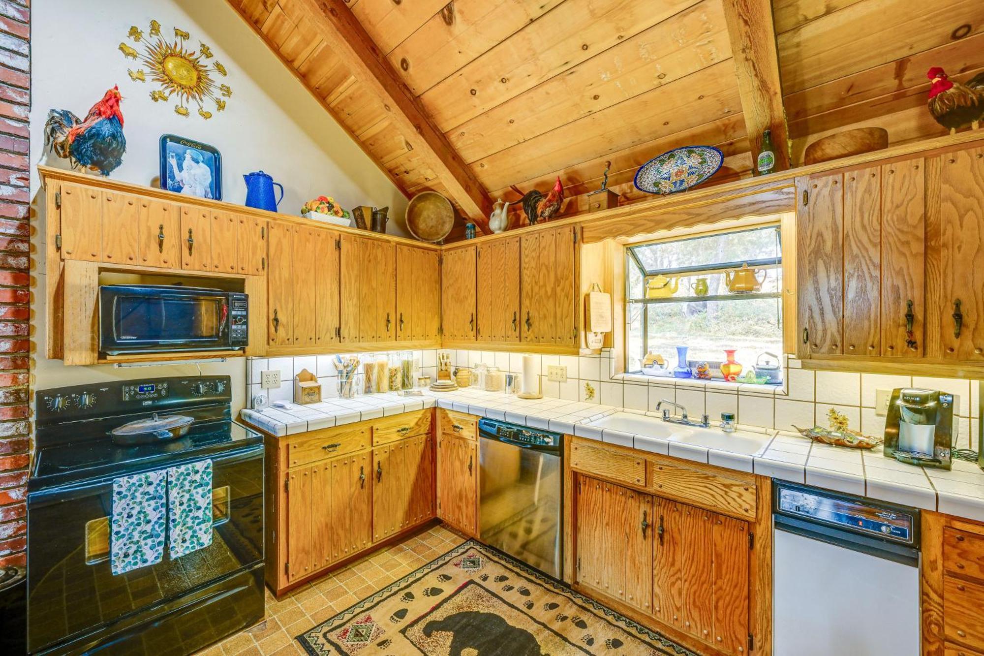 Cozy Family-Friendly Badger Retreat With Fireplace! 외부 사진