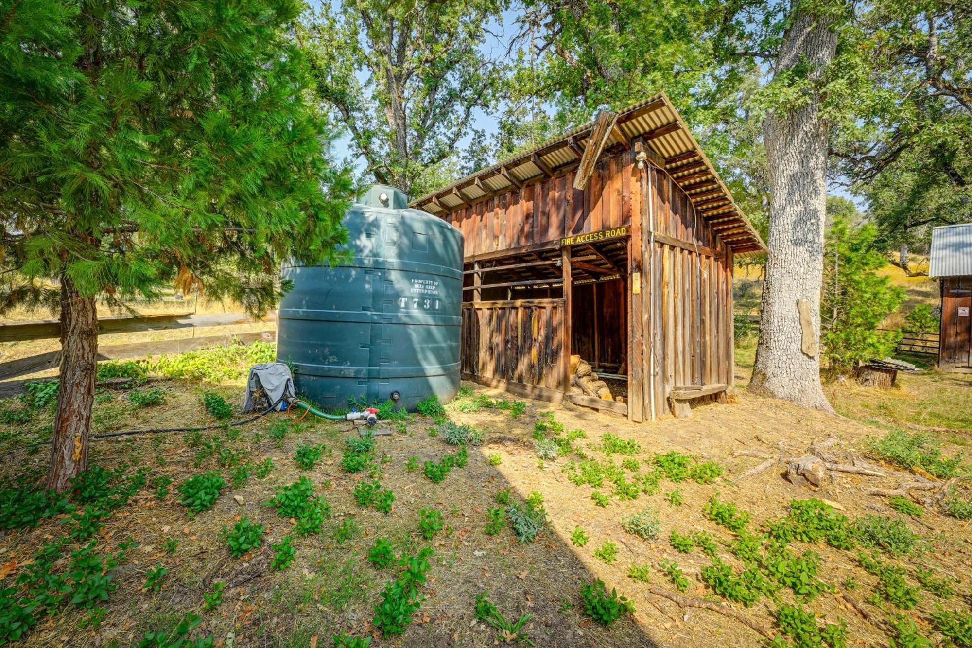 Cozy Family-Friendly Badger Retreat With Fireplace! 외부 사진