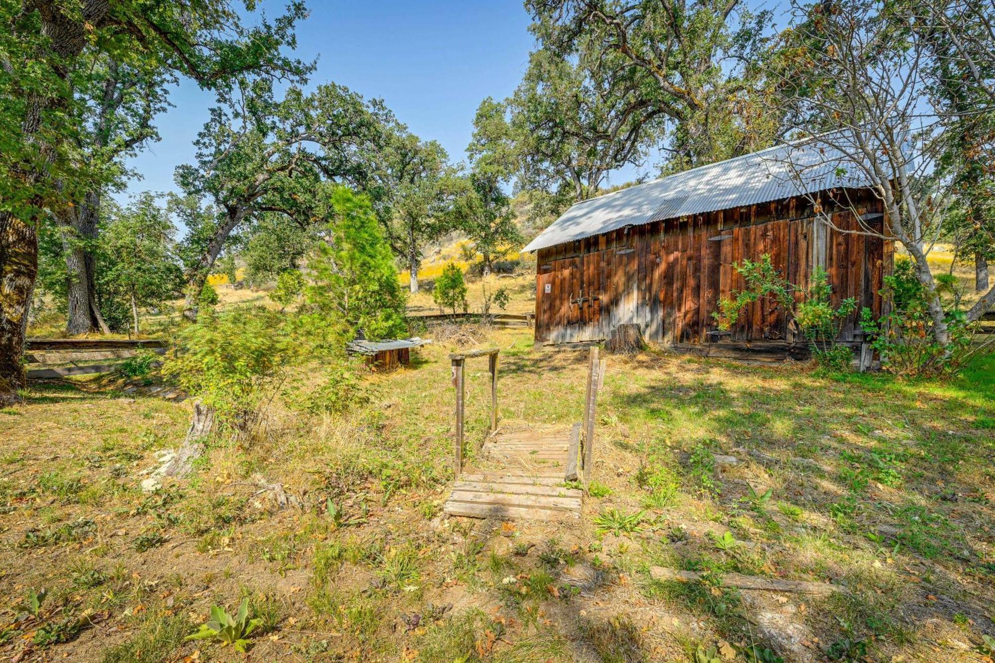 Cozy Family-Friendly Badger Retreat With Fireplace! 외부 사진