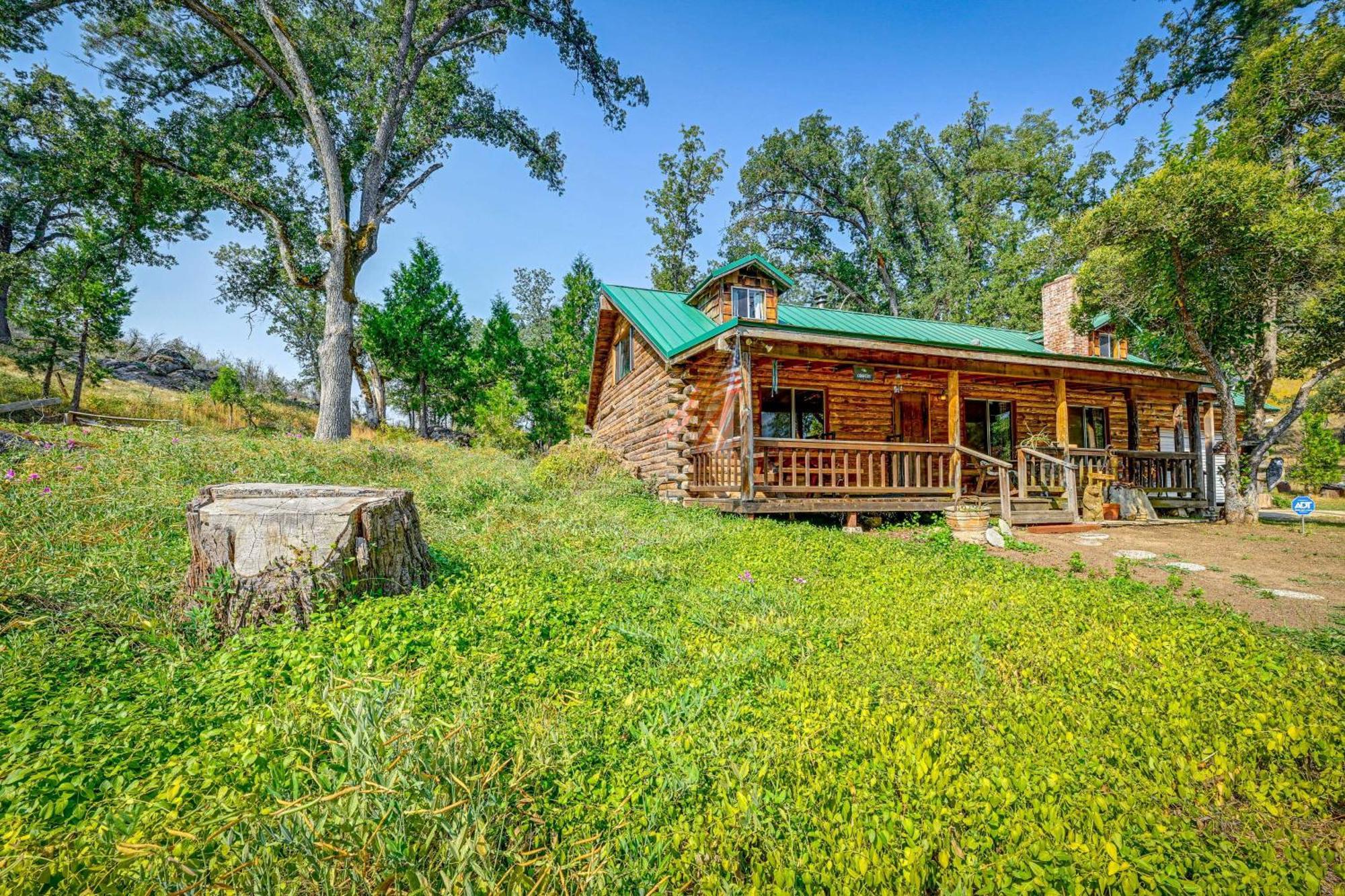 Cozy Family-Friendly Badger Retreat With Fireplace! 외부 사진